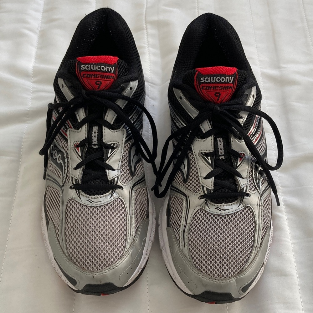 Saucony Cohesion 9 Silver and Black Athletic Shoes